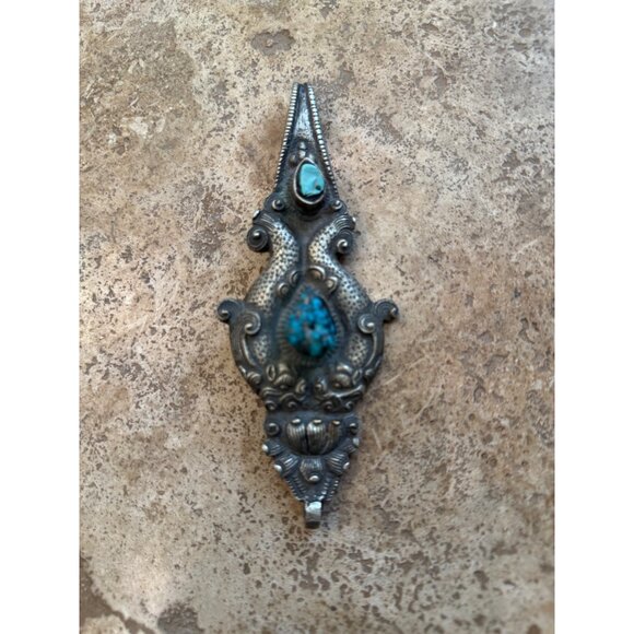 Antique Indian Silver Pendant With Turquoise Gemstones & Intricate Detailing - Picture 4 of 5